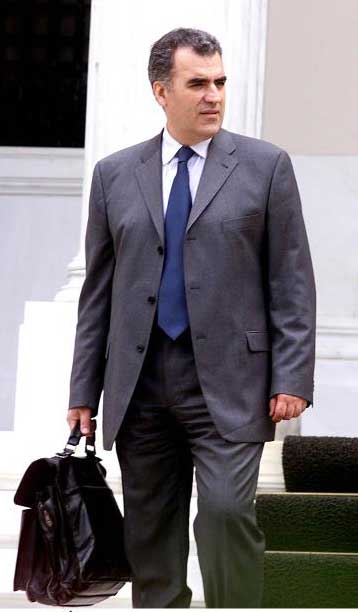 Ρωτήστε τα ίδια τα στελέχη του 2004 αν τίθεται θέμα παραιτήσεων ή όχι