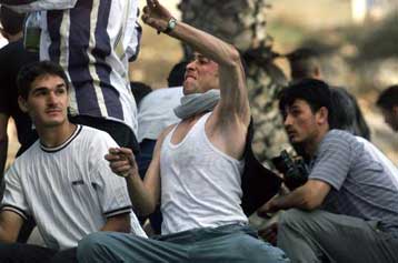 Αγρια δολοφονήθηκαν δύο από τους τέσσερις συλληφθέντες Ισραηλινούς στρατιώτες στη Ραμάλα