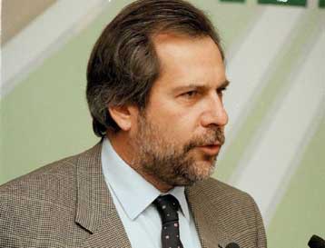 Κανένας εκβιασμός δεν θα γίνει αποδεκτός, απαντά ο Παπουτσής στους εφοπλιστές