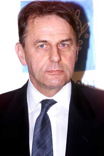 Οι δηλώσεις μου περί εκεχειρίας παρερμηνεύτηκαν<I>Οι Αγώνες του 2004 θα γίνουν στην Αθήνα