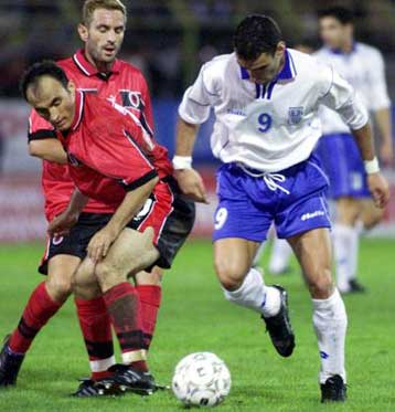 Αποδοκιμασίες για την εθνική στο αεροδρόμιο