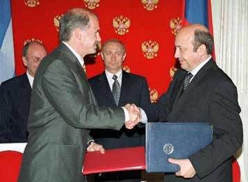 Πρωτόκολλο συνεργασίας υπέγραψαν Ιβανόφ και Κασουλίδης<I>Σήμερα, Πέμπτη, ο Ρώσος ΥΠΕΞ στην Αθήνα