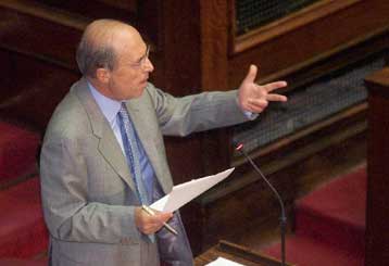 Συνάντηση Σημίτη – Κοστούνιτσα στη Γαλλία το Σάββατο