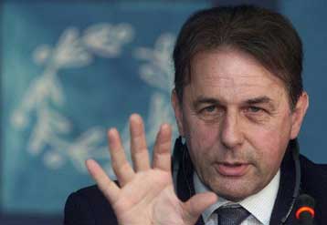 Αναίτια αναστάτωση προκάλεσε η «ανακωχή» κατά τον Ζ.Ρογκ <i>Δεν τίθεται θέμα αφαίρεσης των Αγώνω