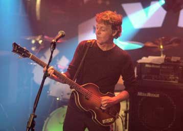 Κριτική και μέσω του Διαδικτύου στις εικαστικές δημιουργίες του Πολ ΜακΚάρτνεϊ