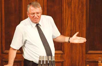 Βόμβα καταστρέφει τα γραφεία του κόμματος του Σέσελι