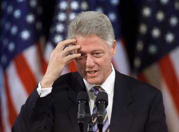 Ο Κλίντον δεν αποκλείει το ενδεχόμενο να μεταβεί στη Μ.Ανατολή