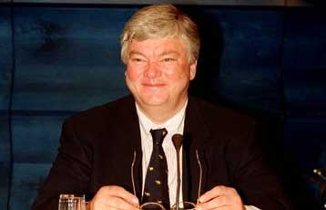 Επανένταξη της Γιουγκοσλαβίας στο ΔΝΤ<i>Ο πρώτος Αμερικανός διπλωμάτης φτάνει στο Βελιγράδι</i>