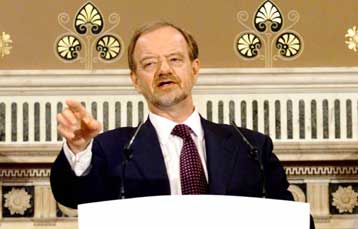 Και ο Ρόμπιν Κουκ στη Μέση Ανατολή