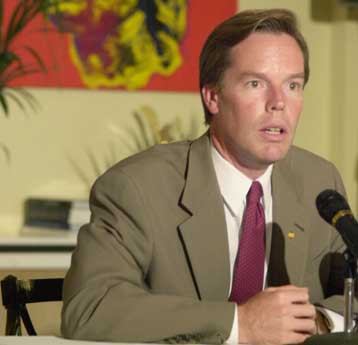 Δεν συνδέει την τρομοκρατία με τη διοργάνωση των Ολυμπιακών Αγώνων του 2004 ο Μπερνς