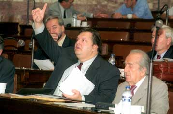 Αναρμόδιοι οι δικαστικοί να ορίζουν μισθολογικά τους ζητήματα μετά την αναθεώρηση του Συντάγματος