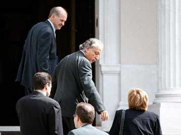 Συνάντηση Σημίτη με την ηγεσία του ΥΠΕΞ εν όψει της άτυπης Συνόδου Κορυφής της ΕΕ στο Μπιαρίτζ