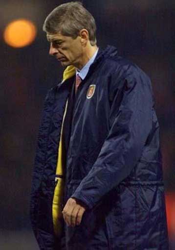 Στην εξέδρα για 12 αγωνιστικές ο Βενγκέρ