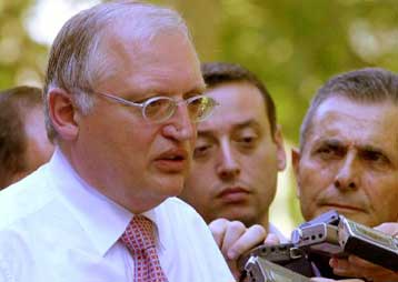 Η Ευρωπαϊκή Ένωση θα δεχτεί νέα μέλη το 2003, ξεκαθαρίζει ο Φερχόιγκεν