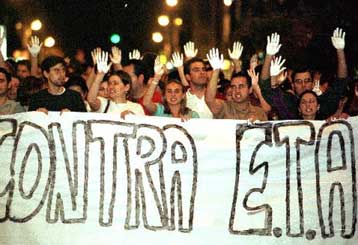 Σιωπηρή διαμαρτυρία στην Ισπανία για τη δολοφονία δικαστή από την ΕΤΑ