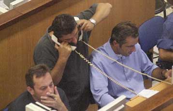 Απώλειες 0,85% στη Σοφοκλέους την Τρίτη<i>Τις 3.900 μονάδες προσεγγίζει ο γενικός δείκτης</i>