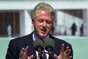 Οι ΗΠΑ προχωρούν στην εξομάλυνση των εμπορικών τους σχέσεων με την Κίνα