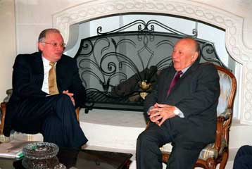 Το συντονισμό ειρηνευτικής διαδικασίας και ενταξιακών διαπραγματεύσεων επιδιώκει η ΕΕ για την Κύπρο