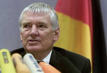 Η γερμανική κυβέρνηση επιδιώκει να θέσει εκτός νόμου το ακροδεξιό κόμμα NPD