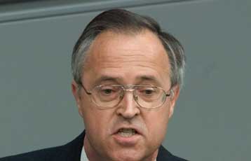 Το ευρώ ίσως πέσει χαμηλότερα χωρίς τη στενή συνεργασία των «11», τονίζει ο Χανς Αϊχελ