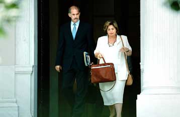 Ικανοποιημένη η Αθήνα από τις πολιτικές εξελίξεις στη Γιουγκοσλαβία <i>Νέος ρόλος στα Βαλκάνια</