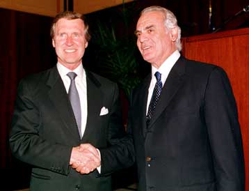 Τα Βαλκάνια στο επίκεντρο της συνάντησης των υπουργών Αμυνας του ΝΑΤΟ