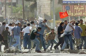 Σφοδρές συγκρούσεις στη Δυτική Όχθη, λίγο πριν από την εκπνοή του τελεσίγραφου