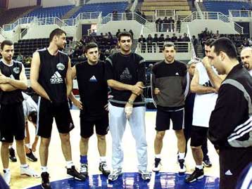 Αποκαλυπτήρια του ΠΑΟΚ στον αγώνα – σόου με την Μπενετόν Τρεβίζο