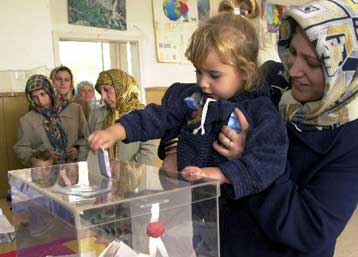 Τουλάχιστον τρεις τραυματίες στην επαναληπτική ψηφοφορία της ΠΓΔΜ