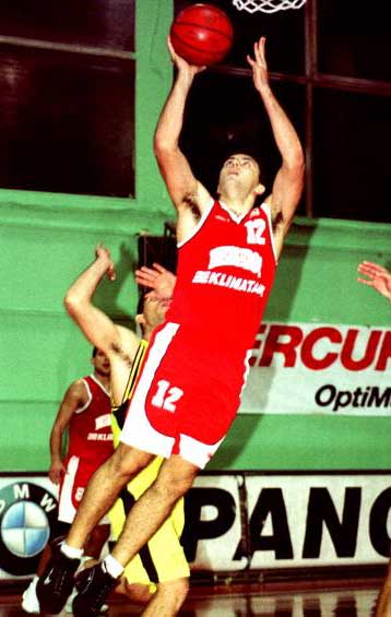 Τον Ντόνι Μάρσαλ απέκτησε η Νήαρ Ηστ