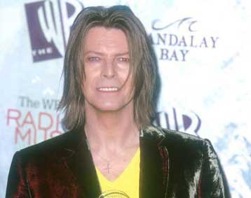 Ο «άγνωστος» Ντέιβιντ Μπάουι σε ένα τριπλό CD