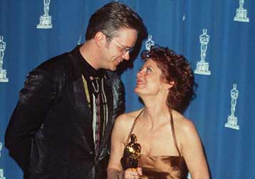 Απεργιών συνέχεια στις ΗΠΑ με σεναριογράφους και ηθοποιούς