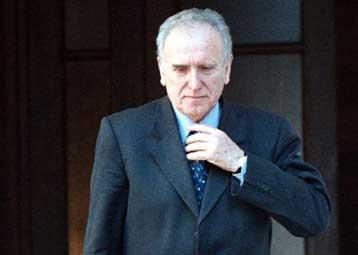 Παραιτήθηκε ο Χρ.Ροκόφυλλος<i>Συνεχίζεται η συνεδρίαση της ΚΕ του ΠΑΣΟΚ</i>