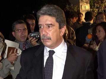 Δεν θα αφήσω να διασύρουν το έργο μου, δηλώνει ο Σταύρος Σουμάκης