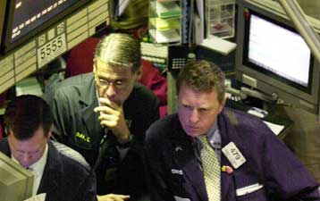 Ραγδαία πτώση για Nasdaq, σημαντικές απώλειες και στον Dow Jones στο κλείσιμο της εβδομάδας