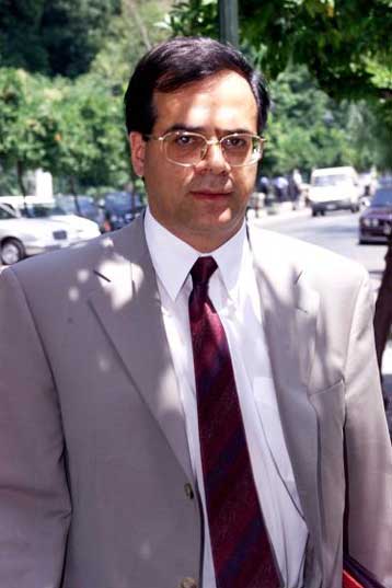 Απάντηση – καταπέλτης του Πέτρου Συναδινού σε δημοσιεύματα