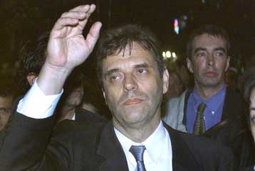 Το Σάββατο, πιθανώς, θα ορκιστεί πρόεδρος ο Κοστουνίτσα