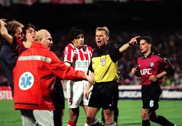 «Καμπάνα» από UEFA σε Ολυμπιακό