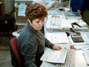 Στο ΙΚΑ οι τραπεζοϋπάλληλοι – Αντιδρά με απεργιακές κινητοποιήσεις η ΟΤΟΕ