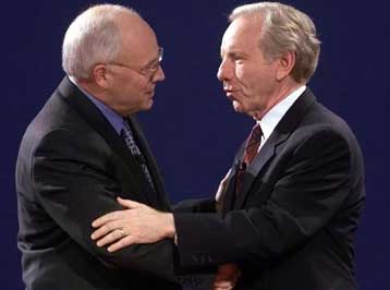 Χωρίς «νικητή» το ντιμπέιτ των αντιπροέδρων<I>Μιλόσεβιτς και στρατός μονοπώλησαν τη βραδιά</I>