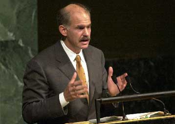 Κανείς δεν γνωρίζει τι θα γίνει στο τέλος, δηλώνει για τον Μιλόσεβιτς ο Γ.Παπανδρέου στο CNN