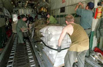 Σε ετοιμότητα μεταγωγικά αεροσκάφη της ΠΑ για να μεταφέρουν τους Έλληνες φοιτητές