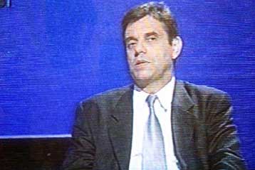 Ισονομία για όλους τους Σέρβους υπόσχεται ο Κοστουνίτσα σε συνέντευξή του στη σερβική τηλεόραση