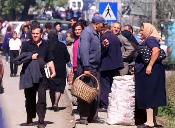 Στο πλευρό του Κοστουνίτσα οι Koσοβάροι Σέρβοι <i>Την αντεπίθεση του Μιλόσεβιτς φοβούνται οι Μαυ