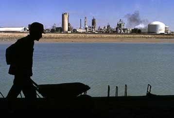 Kάτω από τα 30 δολάρια η τιμή του πετρελαίου στις διεθνείς αγορές