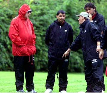 Ο Κόκκαλης στήριξε το Ματζουράκη<I>Αξιόπιστο το Πρωτάθλημα και το κατακτά ο καλύτερος</I>