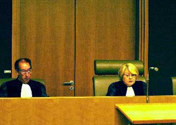 Ακυρώνεται η οδηγία της ΕΕ για απαγόρευση διαφήμισης προϊόντων καπνού