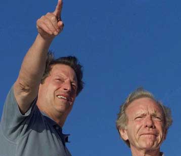 Οι ΗΠΑ ετοιμάζονται για το… αντιπροεδρικό ντιμπέιτ<I>Λίμπερμαν εναντίον Τσένι την Πέμπτη</I>