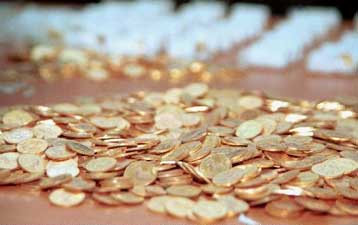 Η χαμηλή ρευστότητα της τραπεζικής αγοράς αναβάλλει τη μείωση των επιτοκίων για ένα μήνα