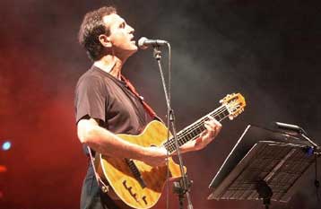 Ο Γιώργος Νταλάρας και η Συμφωνική Ορχήστρα του Κρεμλίνου στην Κύπρο